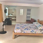 Hostal La Flora